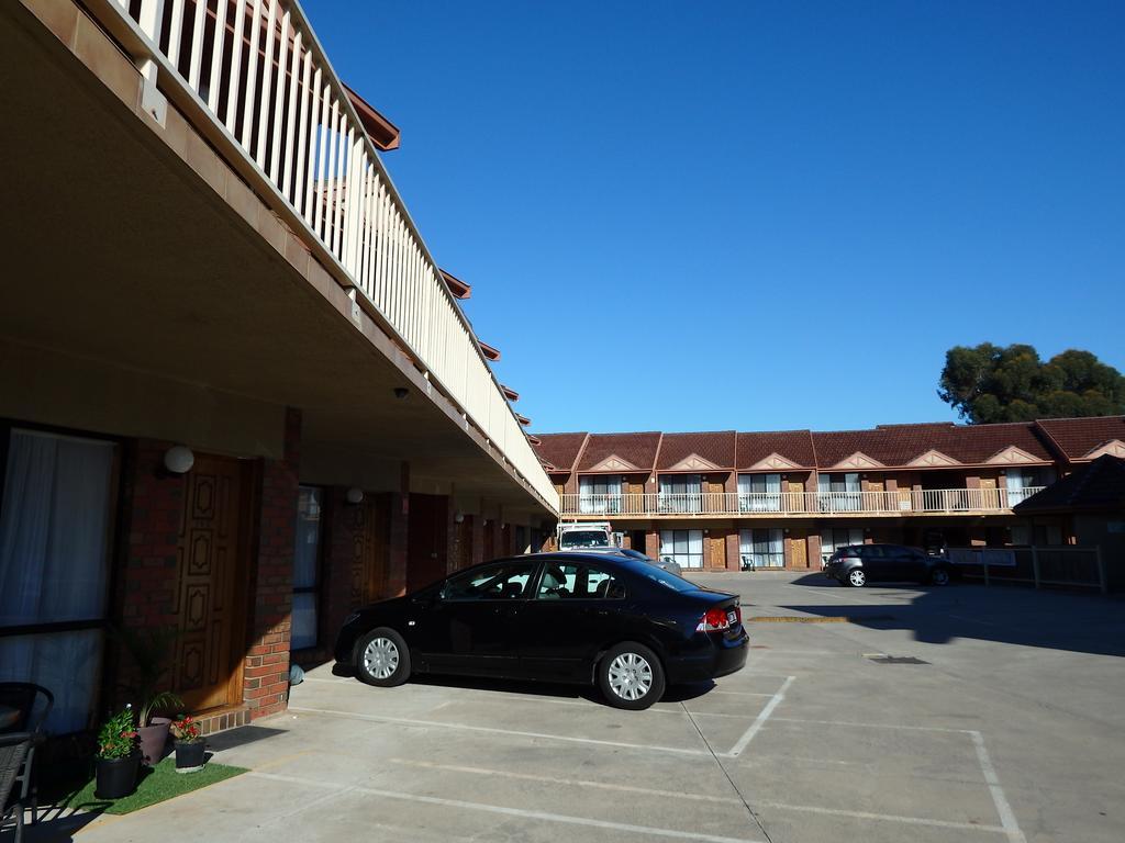 Monte Villa Motor Inn Мельбурн Екстер'єр фото