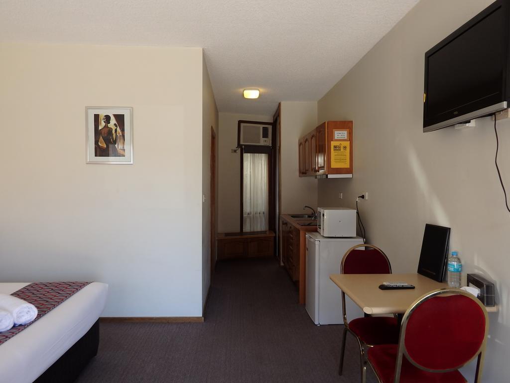 Monte Villa Motor Inn Мельбурн Екстер'єр фото