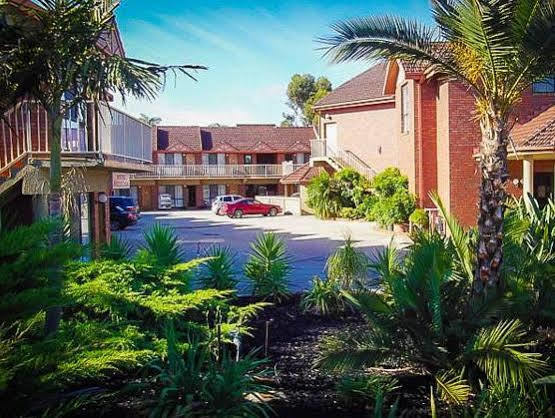 Monte Villa Motor Inn Мельбурн Екстер'єр фото